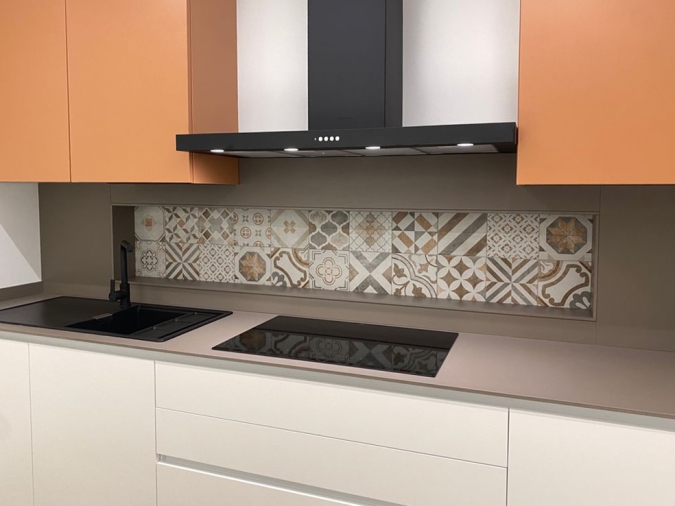 arredamento cucina ristrutturazione ambiente illuminazione colori scala microcemento borgosesia 05