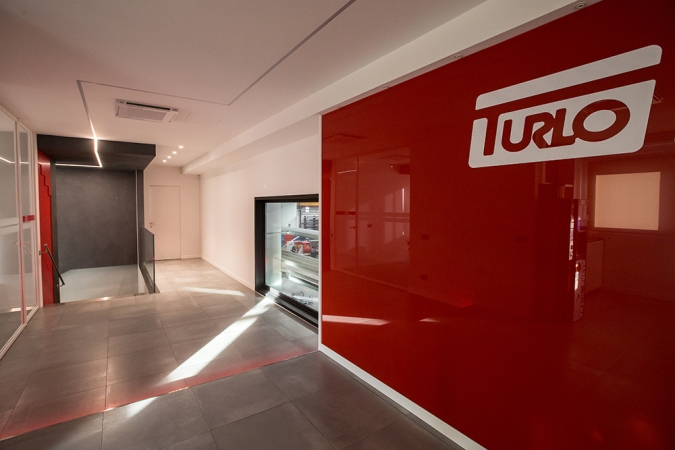 progettazione uffici arredamento ufficio reception turlo varallo 27