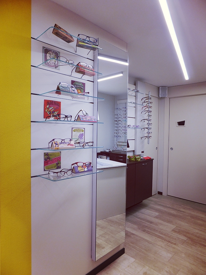 shop design arredamento negozi ottica zonco ponzone